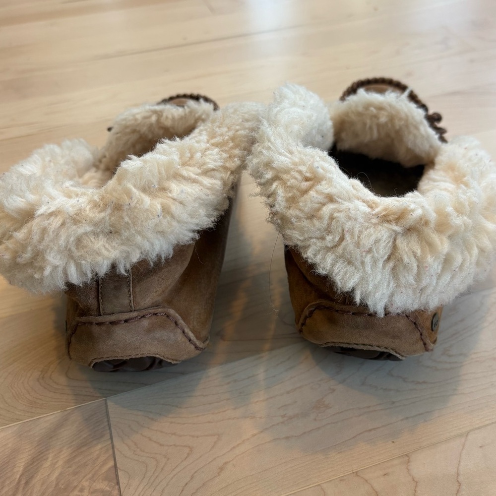 UGG Alina Sheepskin Moccasin Slippers Chestnut Cozy Fur Lined House Shoes US 7 - Picture 4 of 11